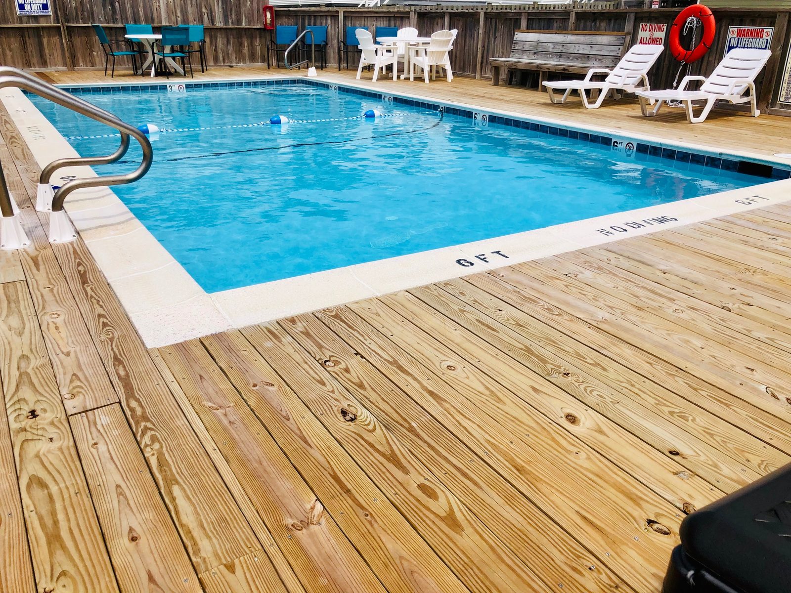 Community pool